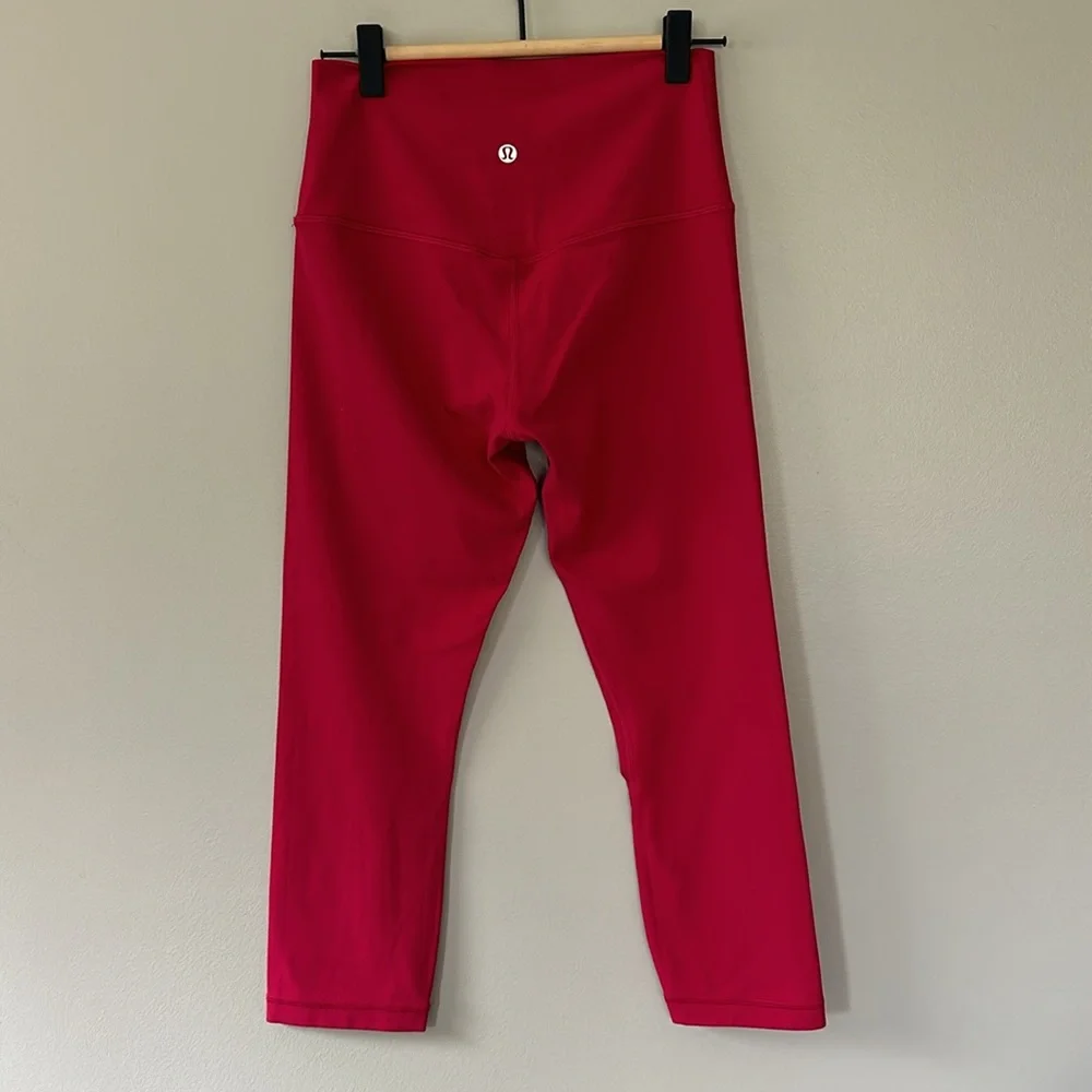 Lululemon Align Crops 21” Sz 6 Star‎ Ruby